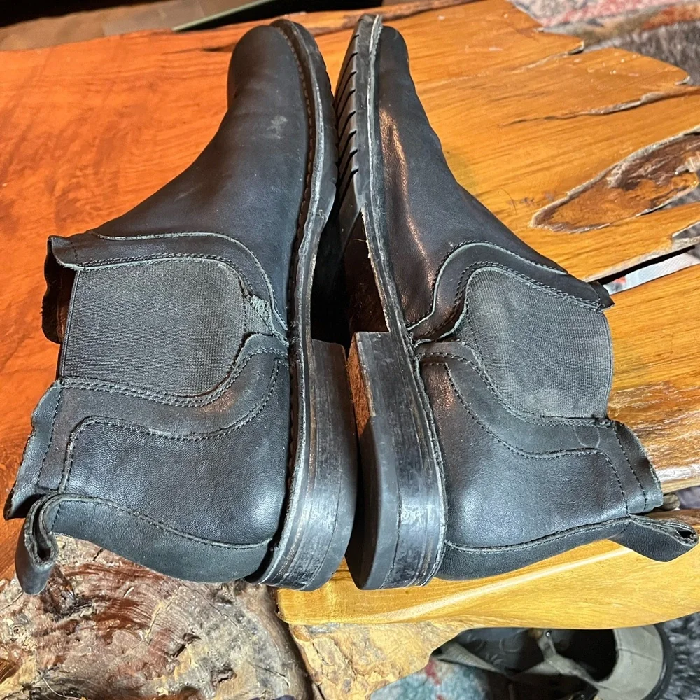 John Varvatos USA Black Leather Chelsea Boots Mens Size 10.5 Pull-On Ankle Boots